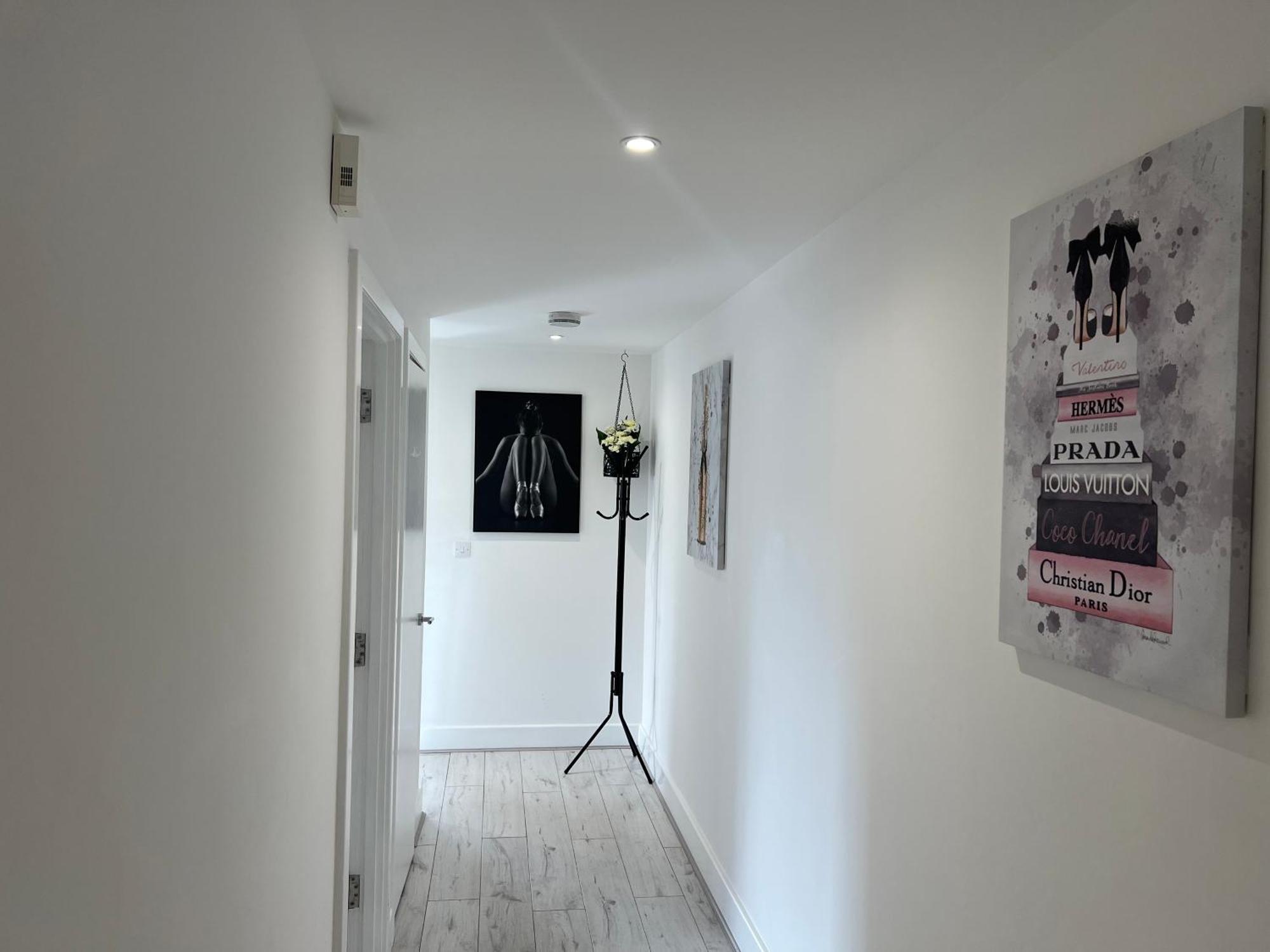 Broadway'S Canterbury City Escape ภายนอก รูปภาพ